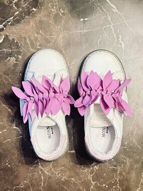 MONA LISA GIRL'S WHITE LEATHER SNEAKERS WITH LAVENDER PETALS, LOOP & HOOK